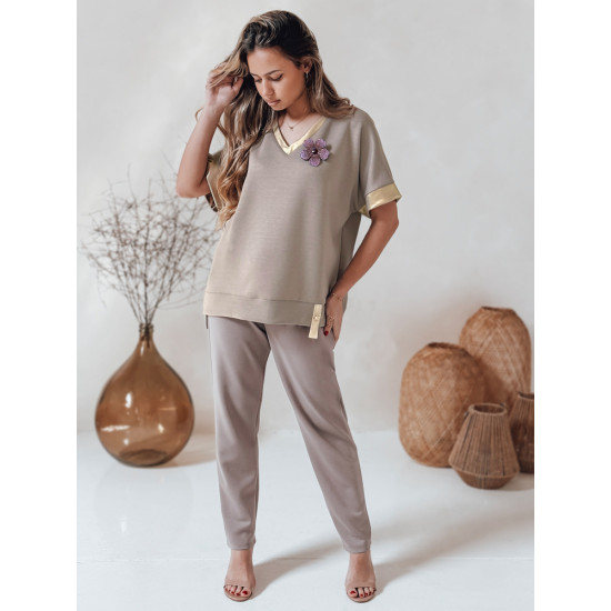 Moteriška oversize tipo rudi marškinėliai Shine RY2911 - Moterims Moteriška oversize tipo rudi marškinėliai Shine RY2911