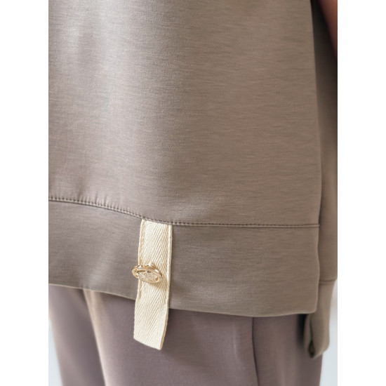 Moteriška oversize tipo rudi marškinėliai Shine RY2911 - Moterims Moteriška oversize tipo rudi marškinėliai Shine RY2911