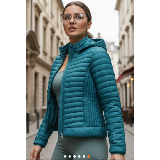 Moteriška žalios spalvos striukė Marsi Striukės