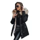 Juoda su šviesiu kailiuku moteriška striukė Garnit