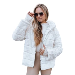 Moteriškas rusvas kailinis švarkas Santa