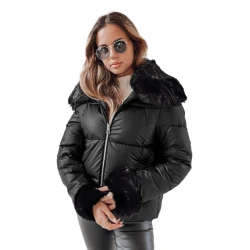 Moteriška juoda trumpa striukė su kailiu Flora