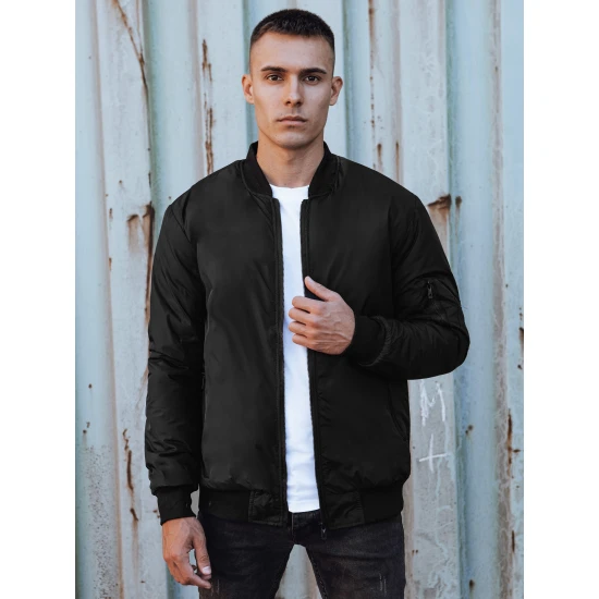 Vyriška juodos spalvos striukė 