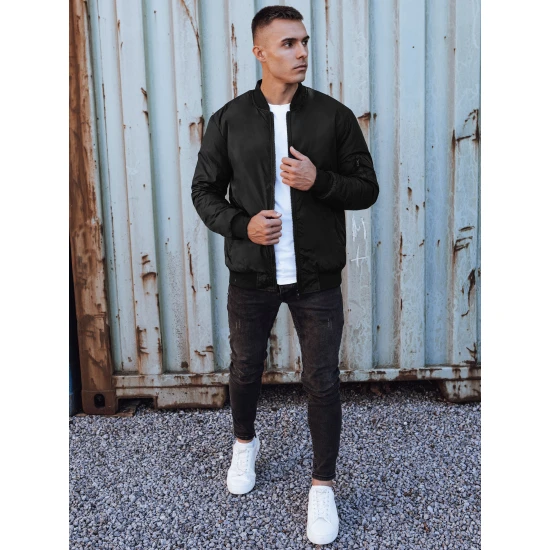 Vyriška juodos spalvos striukė 