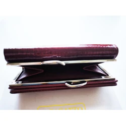 Moteriška raudonos spalvos piniginė Gilin