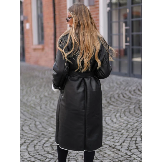 Moteriškas juodas ilgas odinis paltas su dirbtiniu kailiu Emil Striukės