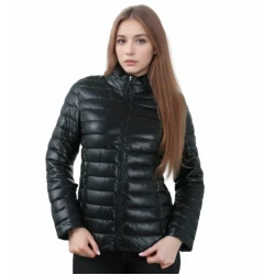 Moteriška juodos spalvos striukė Tina