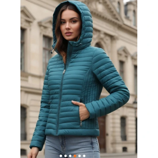 Moteriška žalios spalvos striukė Marsi Moteriškos striukės