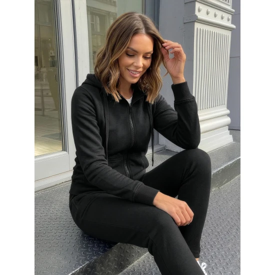 Juodas moteriškas komplektas su gobtuvu Kornel Moteriški komplektai