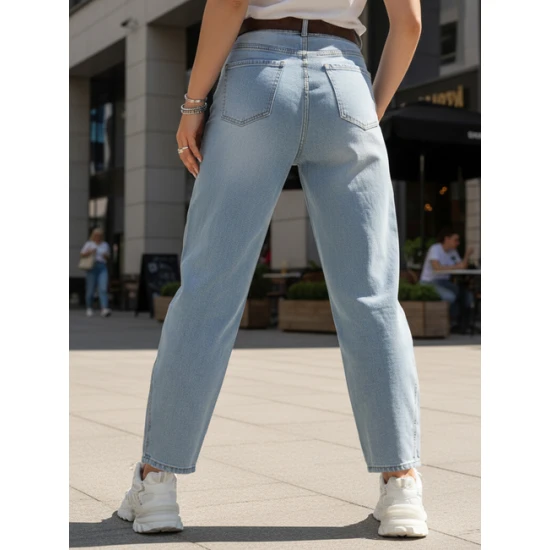 Moteriški šviesiai mėlyni džinsai Sara Džinsai ir Jogeriai