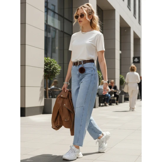 Moteriški šviesiai mėlyni džinsai Sara Džinsai ir Jogeriai