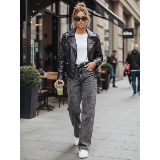 Moteriški plačių klešnių juodi džinsai Adel Džinsai ir Kelnės