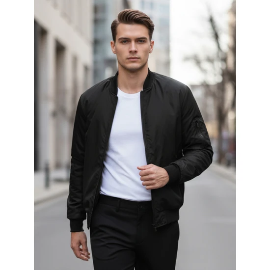 Vyriška juodos spalvos striukė 