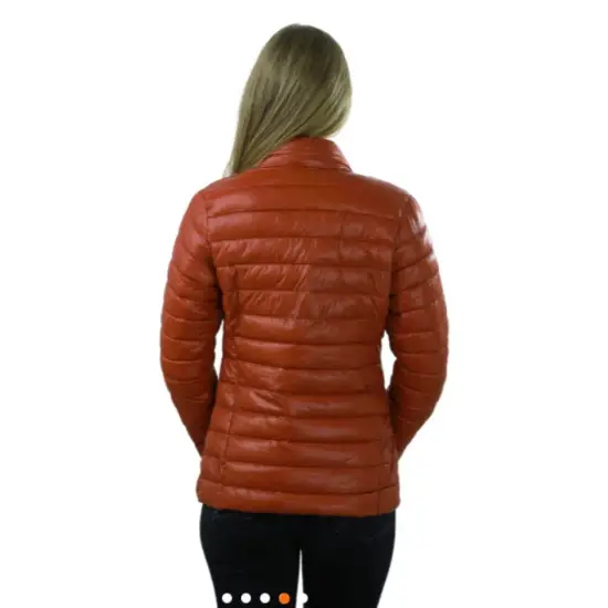 Moteriška bordo spalvos striukė Tina