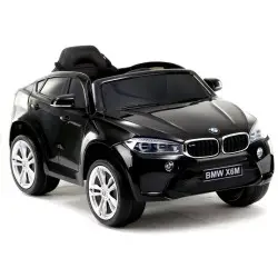 Juodas BMW X6 elektrinis automobilis