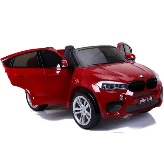 Raudonas BMW X6M akumuliatorinis automobilis Automobiliai