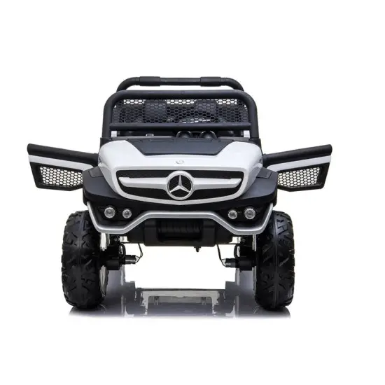 Baltas Mercedes akumuliatorinis automobilis Automobiliai