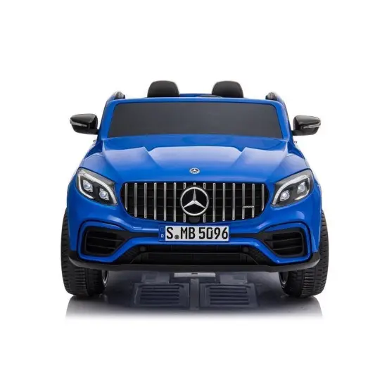 Mėlynas elektrinis automobilis Mercedes GLC 63S Automobiliai