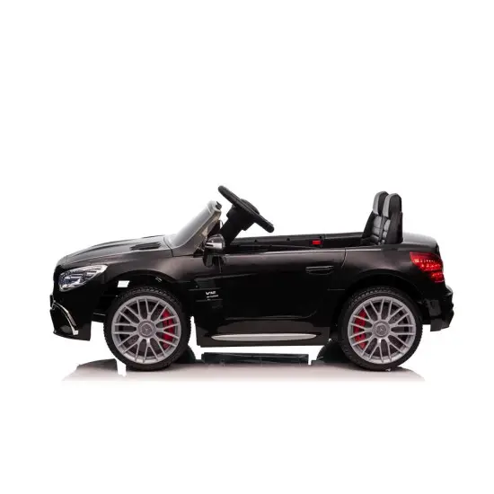 Juodas elektrinis automobilis Mercedes SL65 S