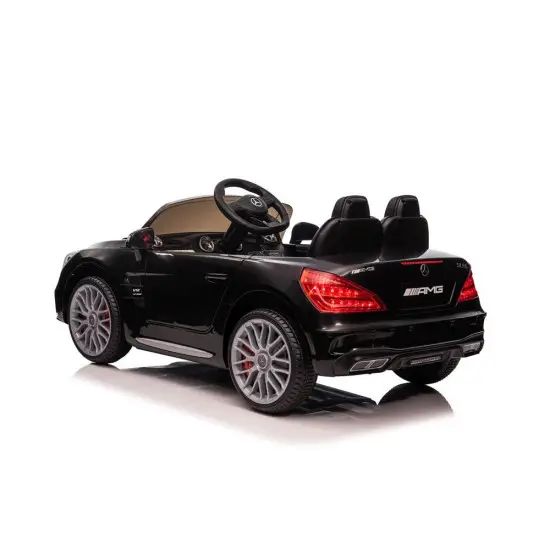 Juodas elektrinis automobilis Mercedes SL65 S
