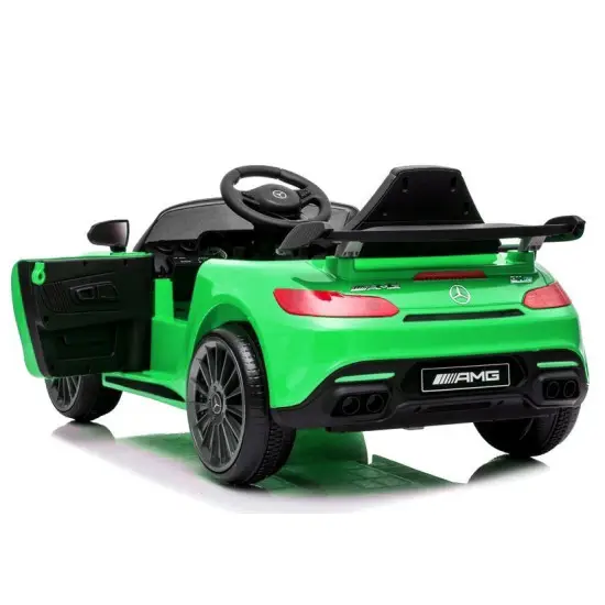 Elektrinis žalias automobilis Mercedes AMG GT R