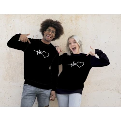 Juodos spalvos džemperis Heart (balta)