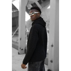 Juodas megztinis su gobtuvu Rombas