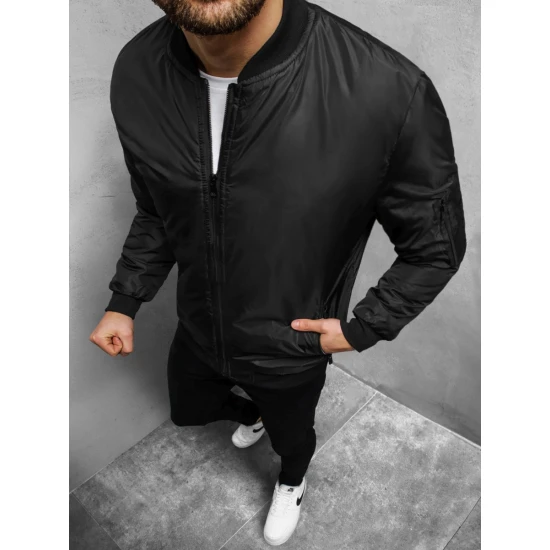 Vyriška juodos spalvos striukė 