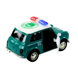 Klasikinis žalias policijos automobilis
