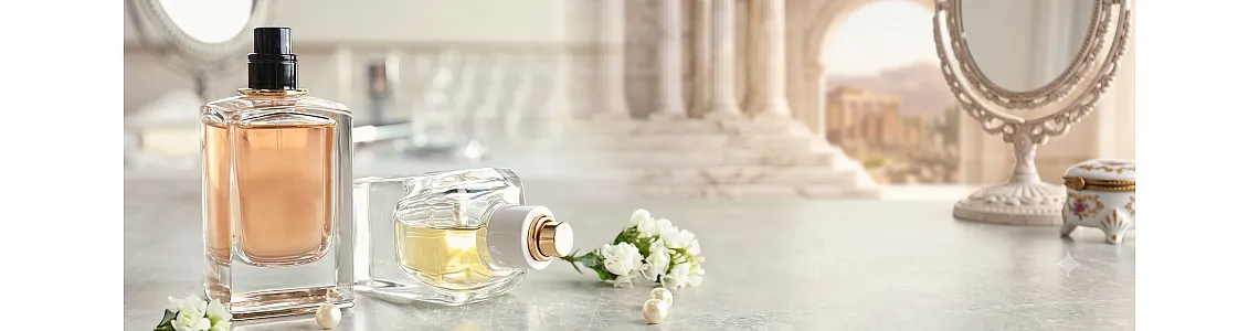 Kvepalų analogai: Kaip išsirinkti ilgai išliekantį aromatą internetu 2026 metais