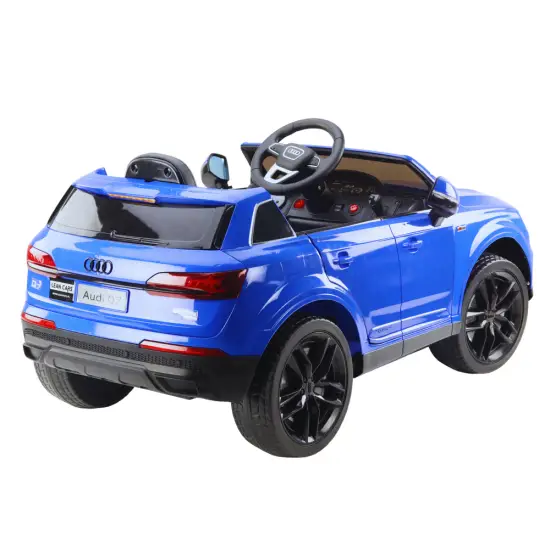 Audi Q7 mėlynas elektrinis automobilis
