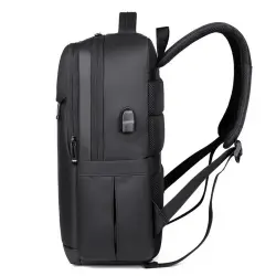 Juoda kuprinė su USB,  kišenėle nešiojamajam kompiuteriui ir atšvaitais 16 l, 45 cm